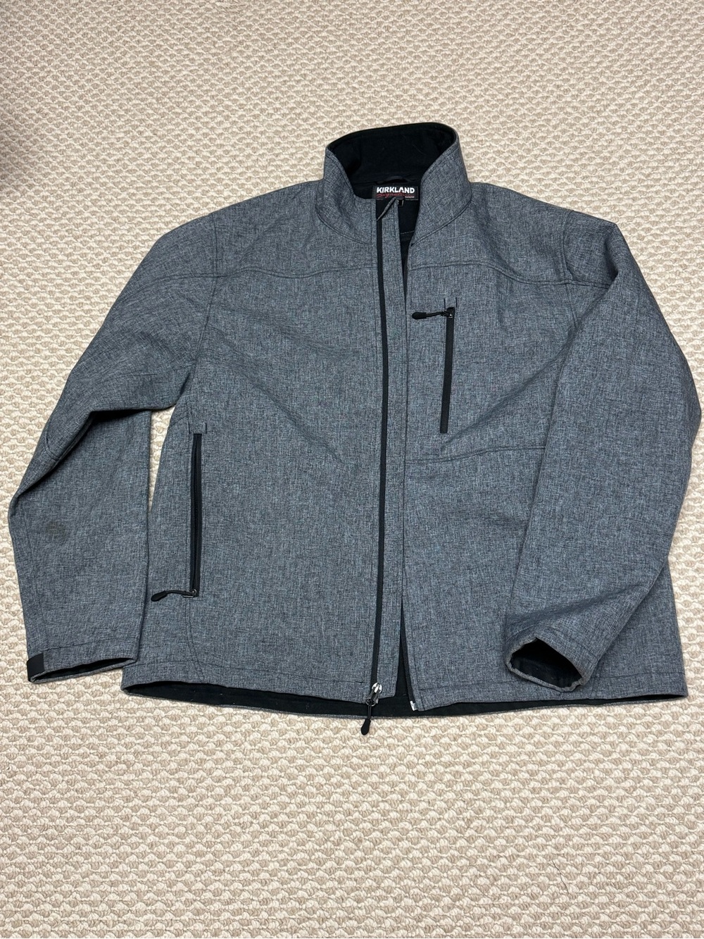 Kirkland Signature Men's Softshell Jacket size XL.